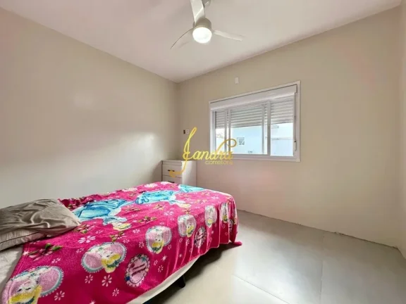 Imagem Casa com piscina , no centro com 03 dormitórios
