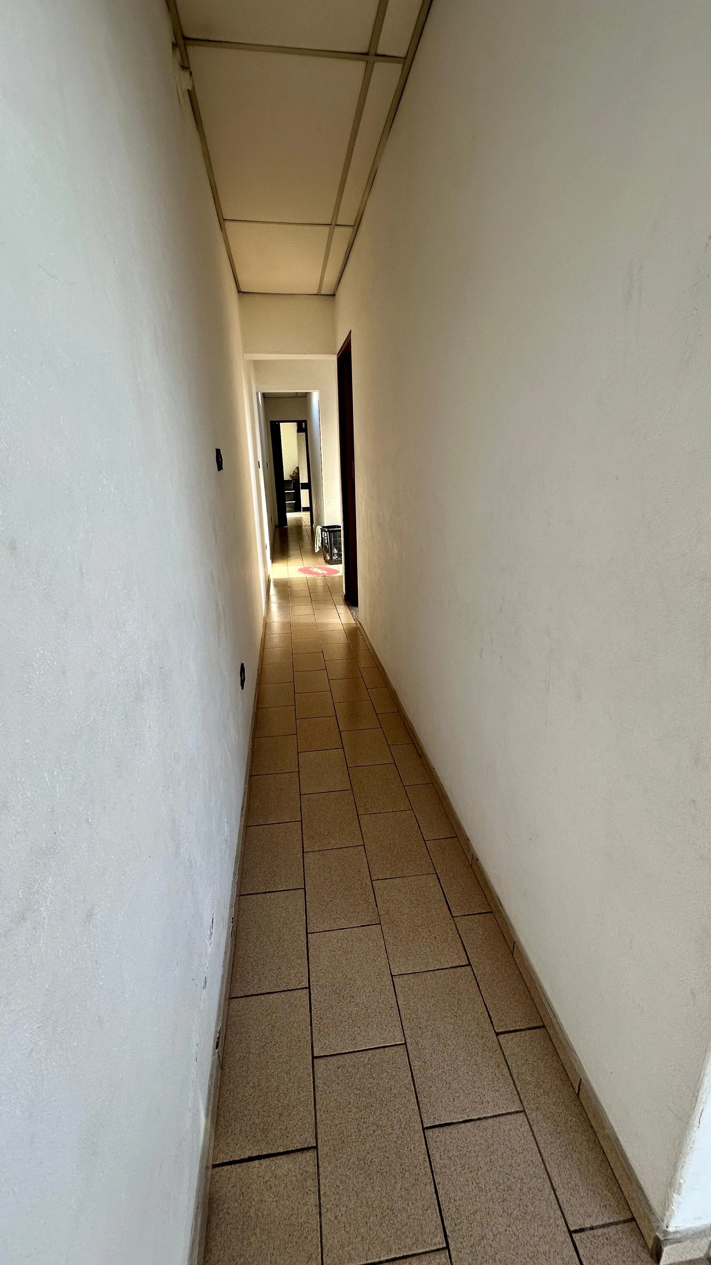 Imagem Espaçoso Sobrado de 3 Andares no Bairro São Conrado