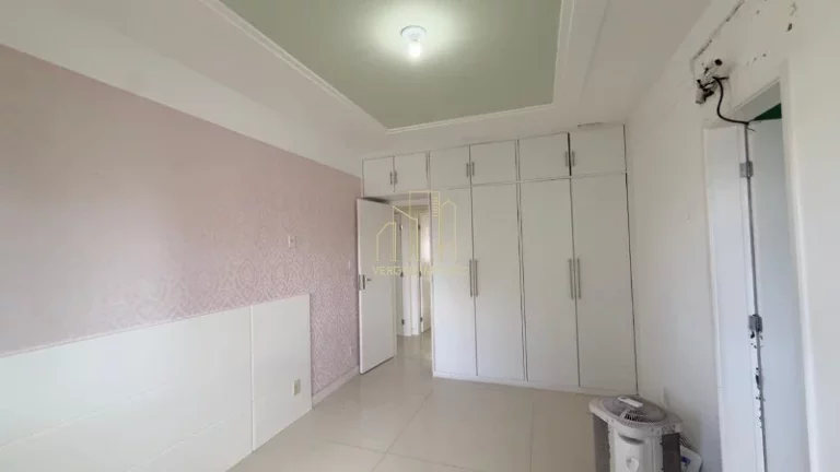Imagem Apartamento 4 Quartos à Venda em Salvador | 212m², Reformado, 2 Suítes e 2 Vagas
