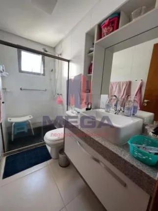 Imagem 3 quartos na quadra da Praia da Costa, excelente localização, 2 vagas de garagem e lazer completo!!