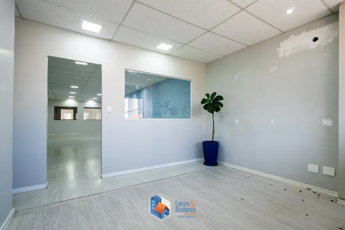 Imagem Casa comercial para venda em Cambuci, 619m²