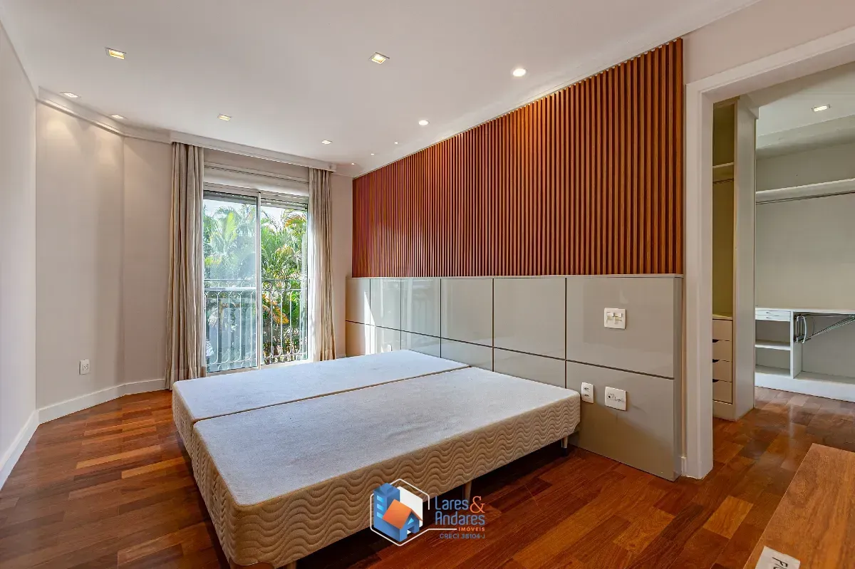Imagem Casa no condomínio Los Andes para venda com 4 quartos, sendo 4 suítes, 479m²