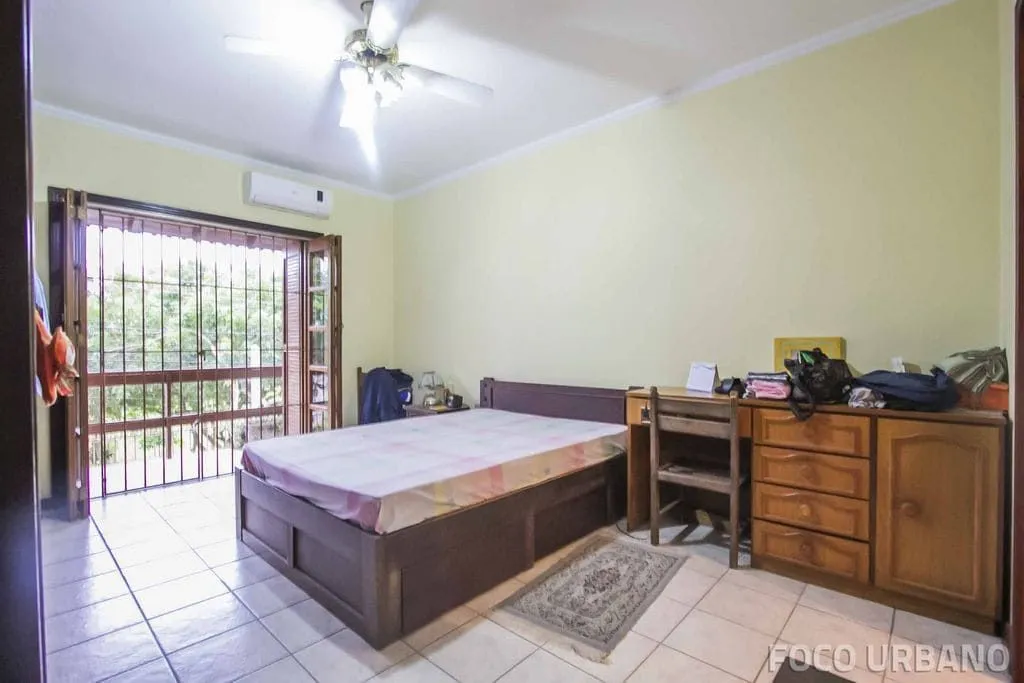 Imagem Casa 3 dormitórios à venda no Bairro Parque Santa Fé - Porto Alegre