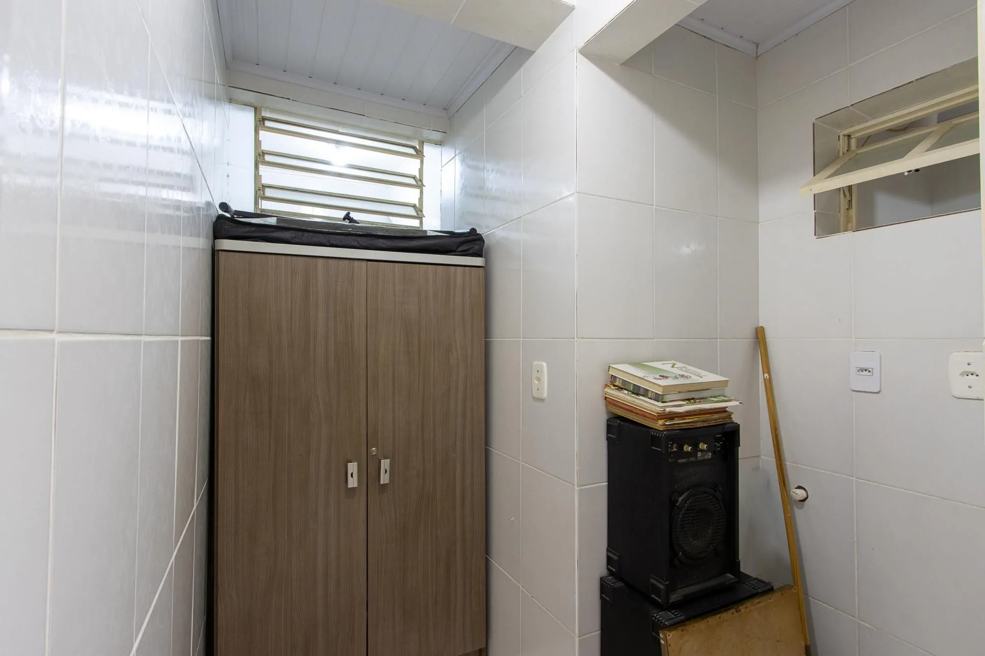 Imagem Casa de condomínio, 3 dormitórios, 1 suíte, 1 vaga coberta, no bairro Cristal.