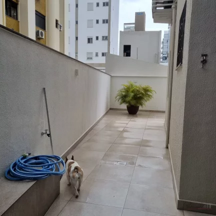 Imagem Apartamento com 4 quartos sendo 2 suites, 2 vagas a poucos passos dos Colégios Catarinense e Menino...