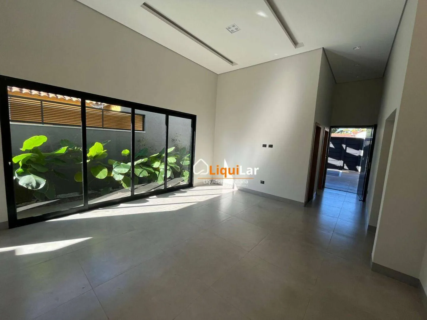 Imagem Casa Térrea de Alto Luxo na Vila Planalto com 3 Suítes, Escritório e Piscina Aquecida