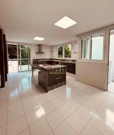 Imagem Casa Alto Padrão à Venda em Alphaville Salvador I ? 4 Suítes | Espaço Gourmet | Piscina | 2 Lotes