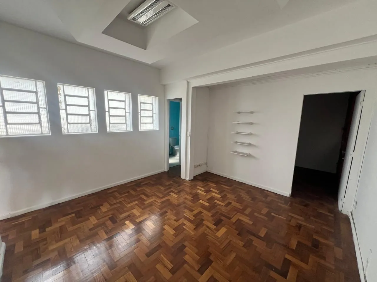 Imagem Sala comercial à venda em Caxias do Sul, São Pelegrino, 79.06m2