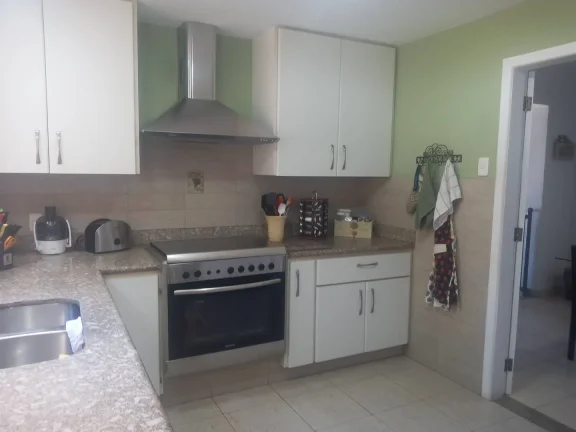 Imagem Casa com 4 Quartos e 4 banheiros à Venda, 228 m².