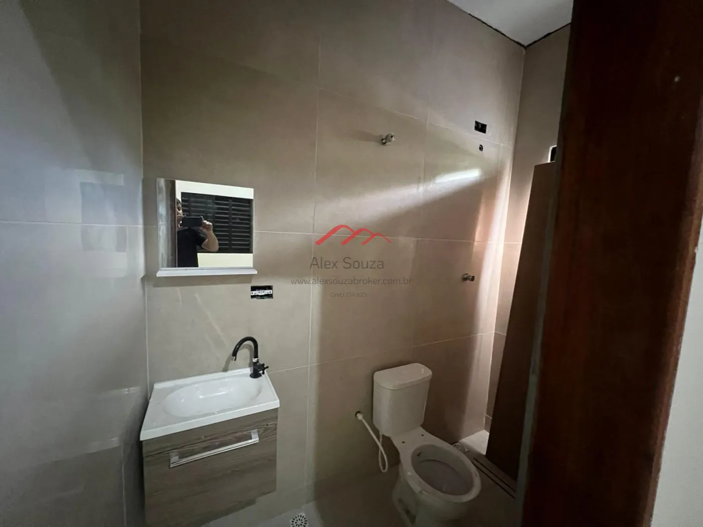 Imagem Casa para Venda em Hortolândia, Jardim Carmen Cristina, 3 dormitórios, 1 suíte, 2 banheiros, 2 vagas