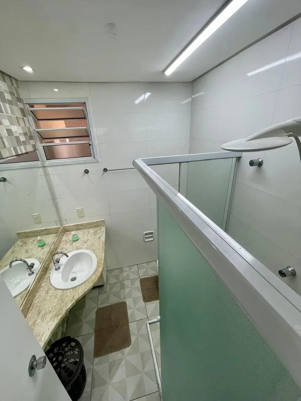 Imagem Casa com 4 Quartos à Venda, 210 m² em Enseada - Guarujá