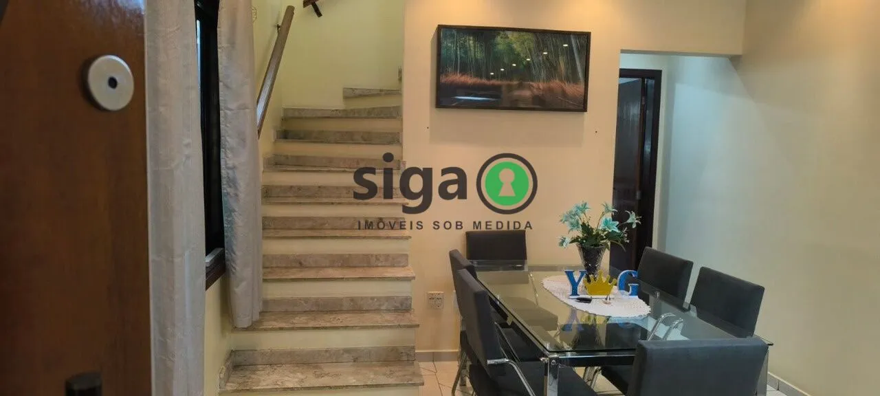 Imagem Casa Espaçosa com 3 Quartos, Suíte, Quintal e Churrasqueira em Localização Privilegiada