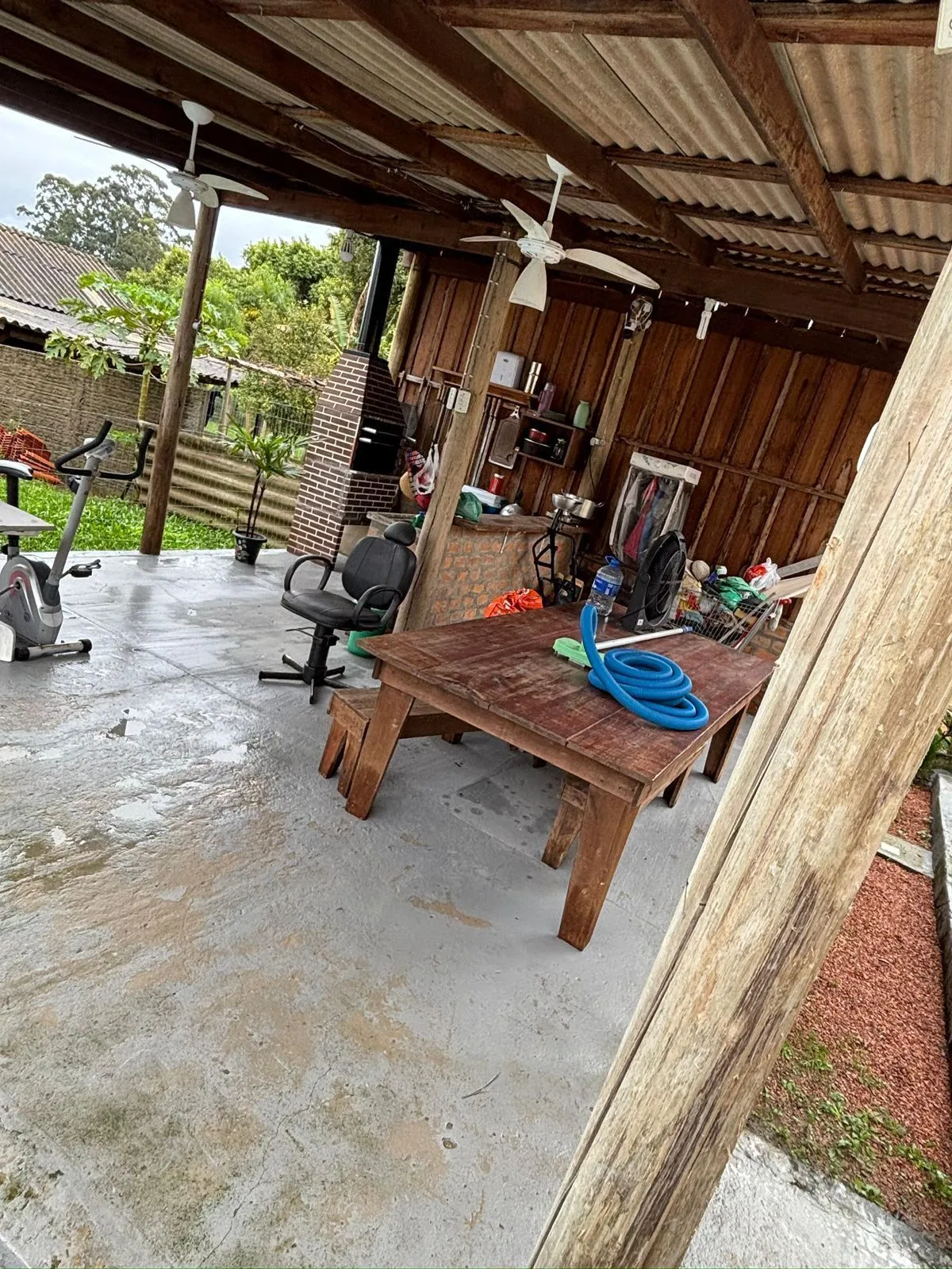 Imagem SITIO COM DUAS CASAS E PISCINA NA RESTINGA