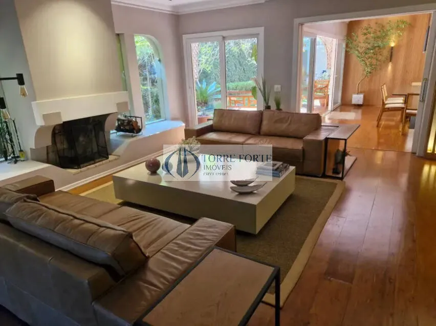 Foto do imóvel Excelente casa de alto padrão no Bairro Cidade Jardim, com 532 m², única em Rua das Begônias