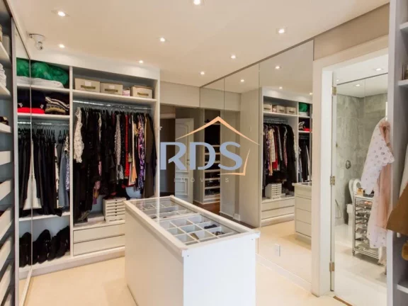 Imagem Vende lindo Apartamento de 640m² em Moema.