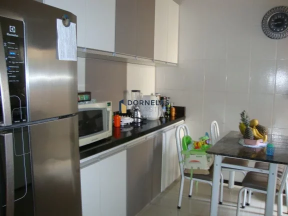 Imagem SOBRADO COM 4 QUARTOS RIACHO FUNDO 1 ESTUDA TROCA POR IMÓVEL NO GUARÁ