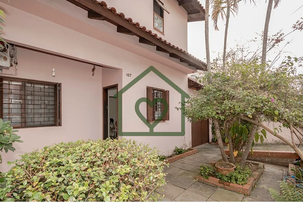 Imagem Casa no bairro Passo D?Areia, Porto Alegre, ideal para quem busca conforto, espaço e estilo. Reform...