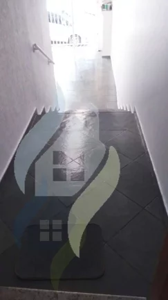 Imagem Sobrado, 4 dormitórios sendo 1 suíte, 4 banheiros, com 223m² em Vila Euclides/SBC