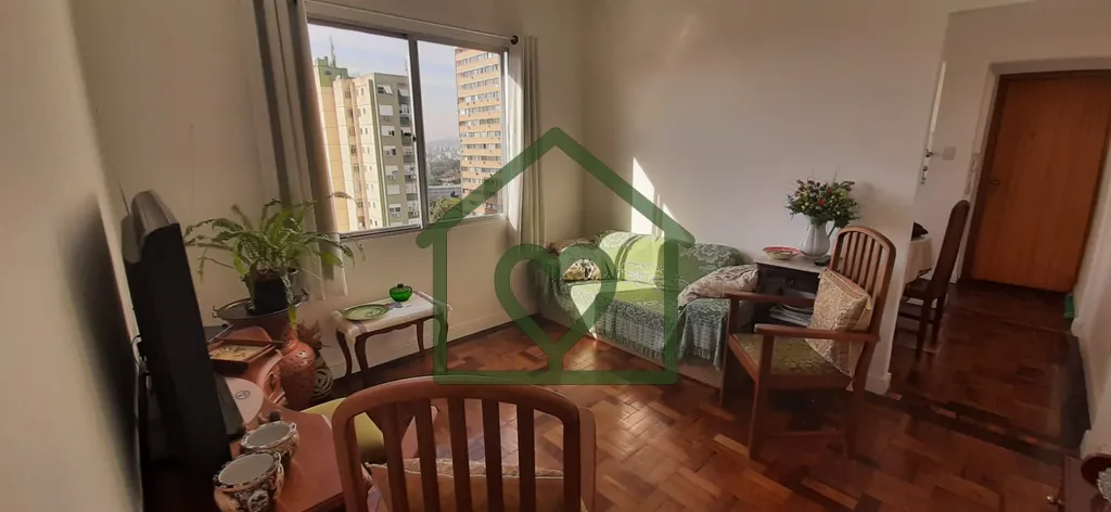 Lindo apartamento no último andar do prédio e na parte mais alta do Centro Histórico. 
 
Imóvel ...