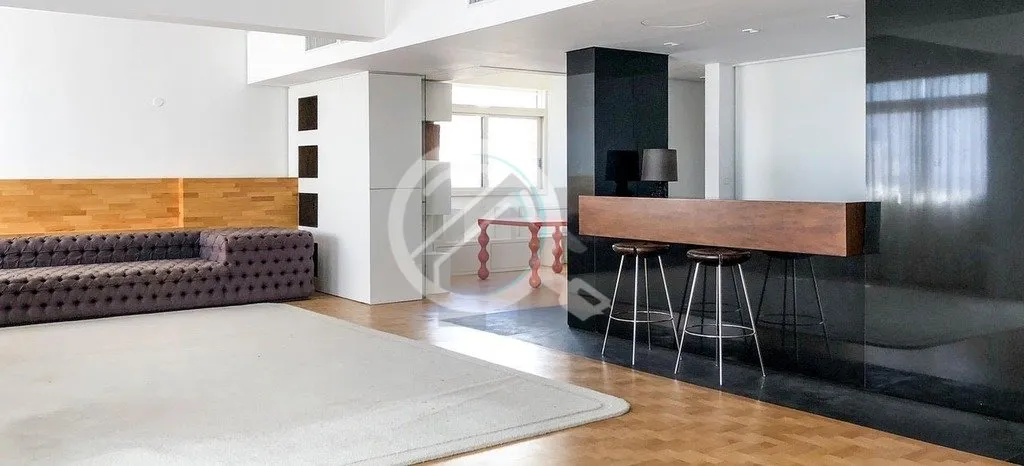 Imagem Apartamento duplex mobiliado com 328m² com 3 dormitórios (3 suítes) e 2 vagas individuais no Moin...