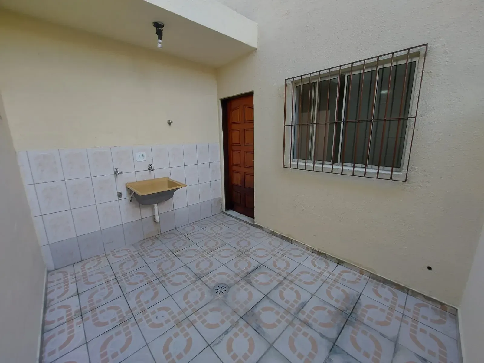 Imagem Sobrado com 2 Quartos para Alugar, 80 m² em Itaquera - São Paulo