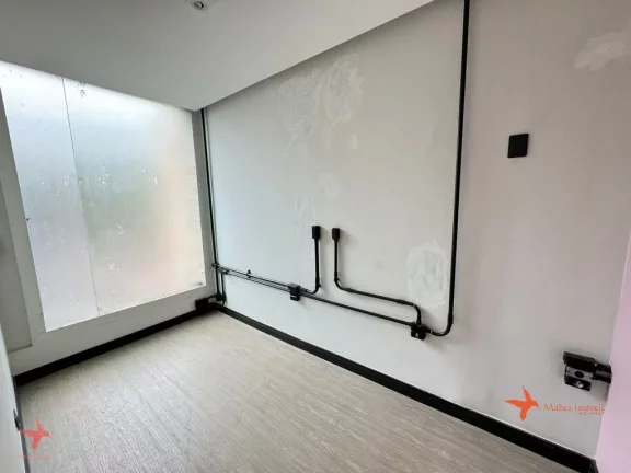 Imagem Casa Comercial à Venda em Pinheiros, São Paulo-SP: 5 Salas, 3 Banheiros, 1 Vaga de Garagem e 120m² de Área