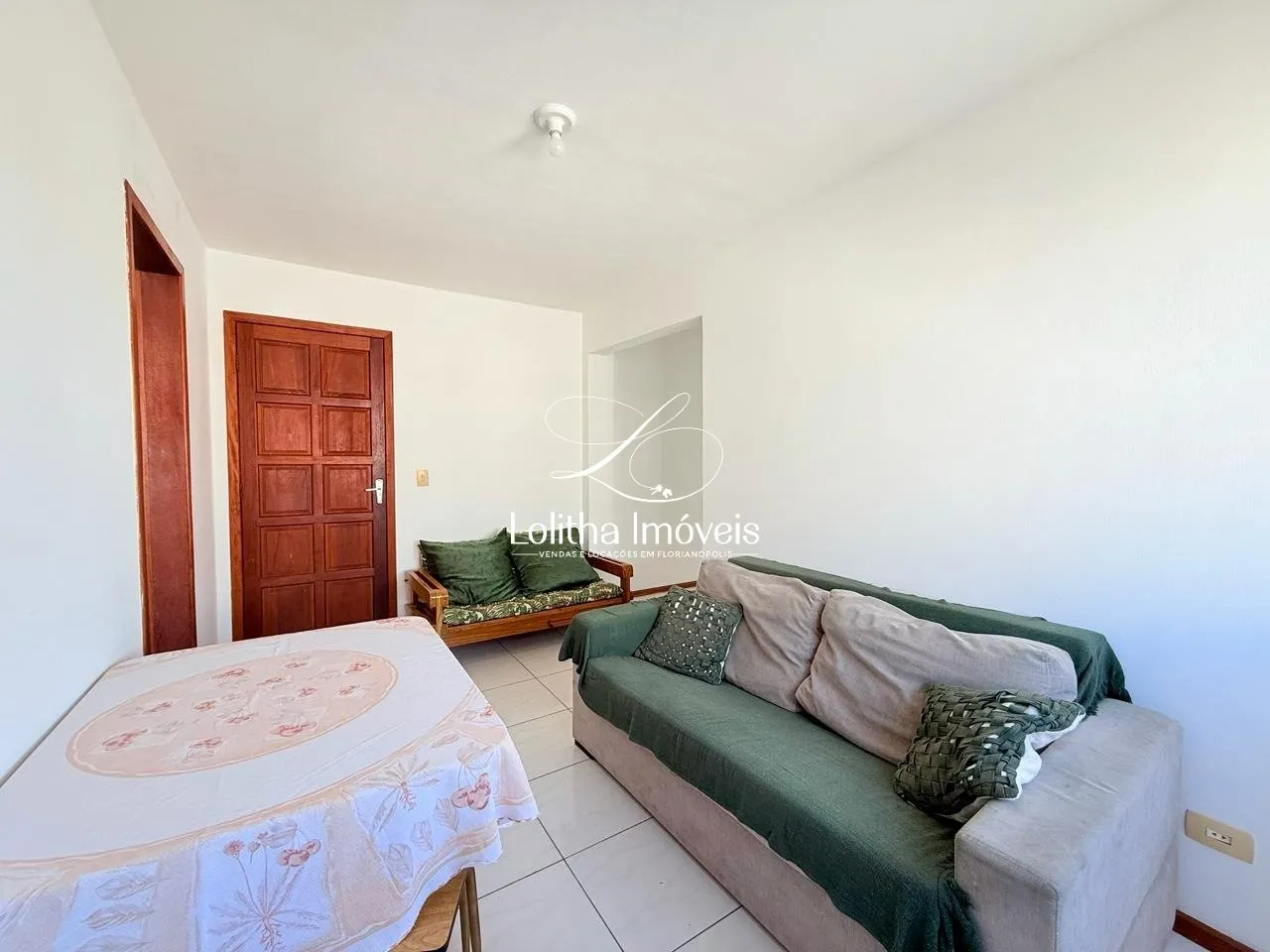 Imagem APARTAMENTO SEMI MOBILIADO COM 2 QUARTOS À VENDA EM COQUEIROS - FLORIANÓPOLIS/SC