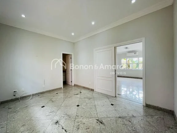 Imagem Casa à venda no Condomínio Green Bouleavard. 

Ótimo sobrado, amplo e confortável, com jardim fr...