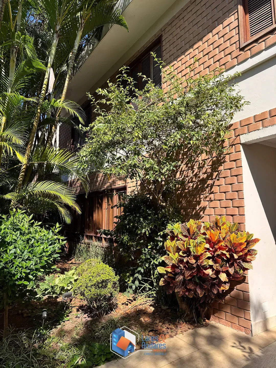 Imagem Casa de vila para venda em Planalto Paulista com 4 quartos, sendo 2 suítes, 330m²