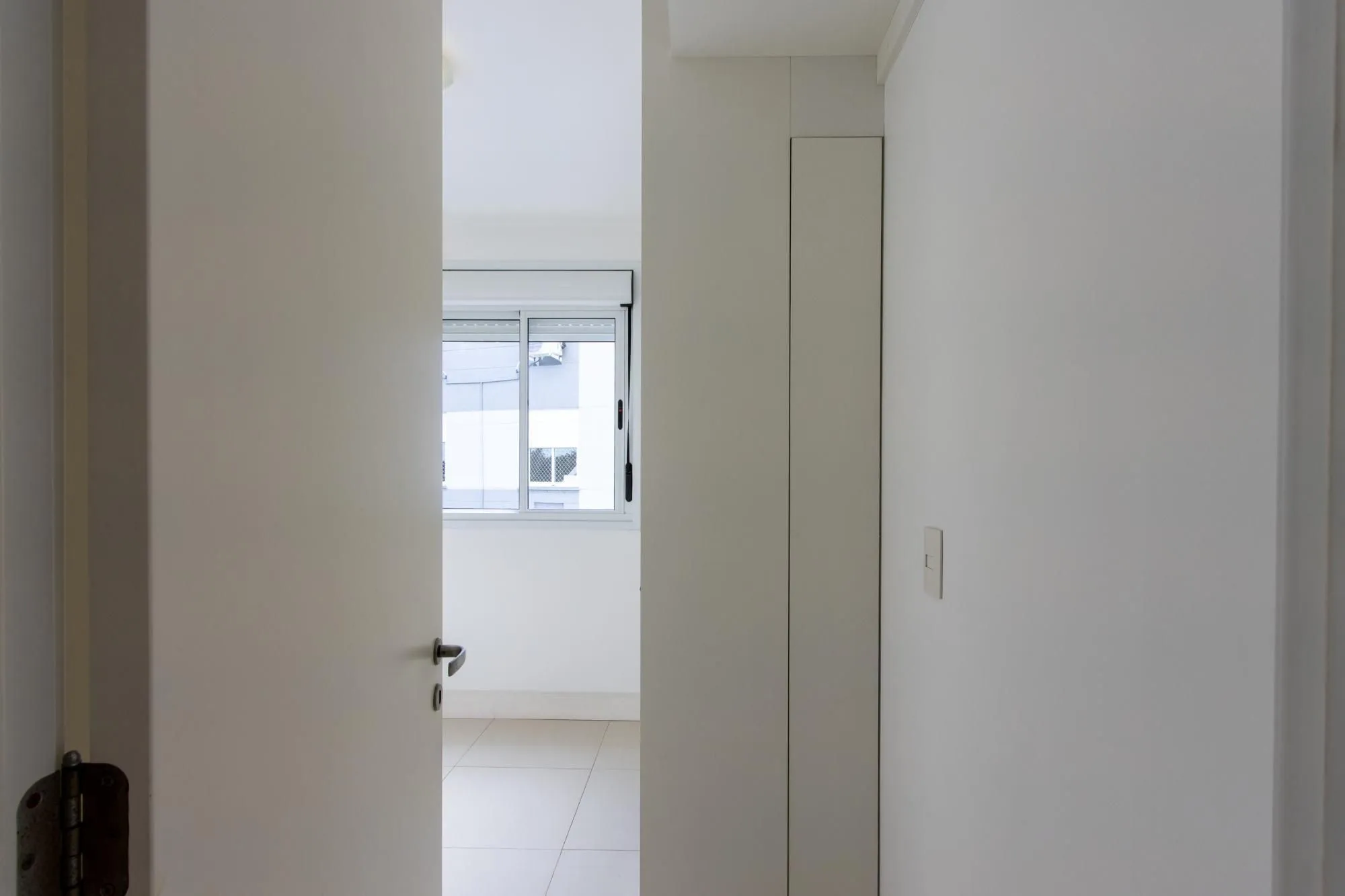 Imagem Apartamento no Bairro Cristal de 3 dormitórios,1 Suíte, Semi mobiliado com 1 vaga escriturada