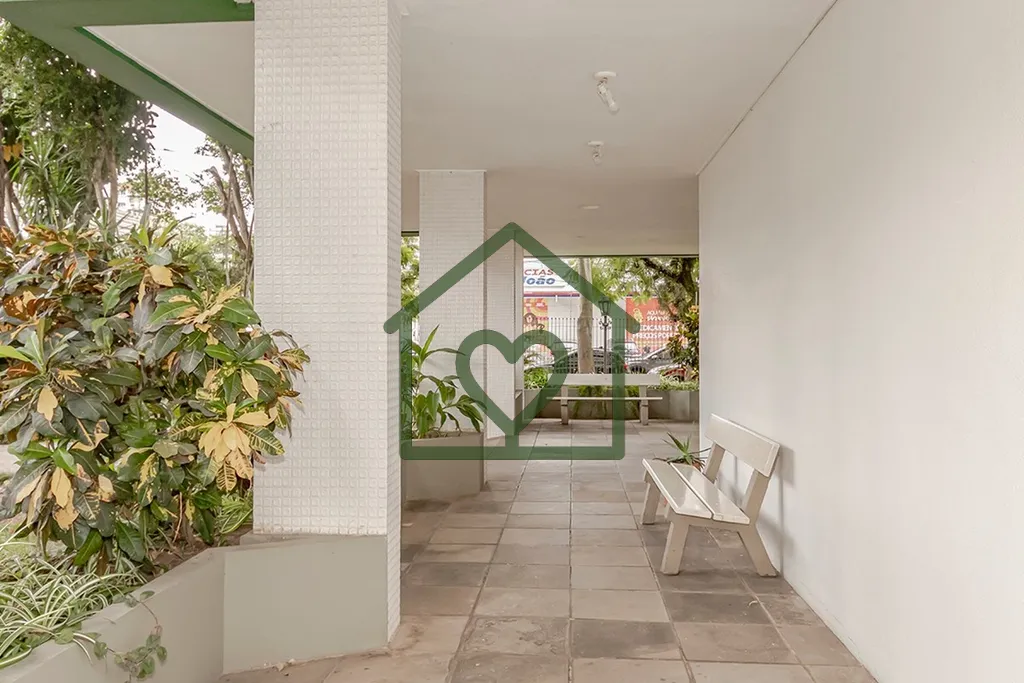 Imagem Apartamento à venda no bairro Auxiliadora, Localizado na rua Silva Jardim, próximo da Av 24 de Out...