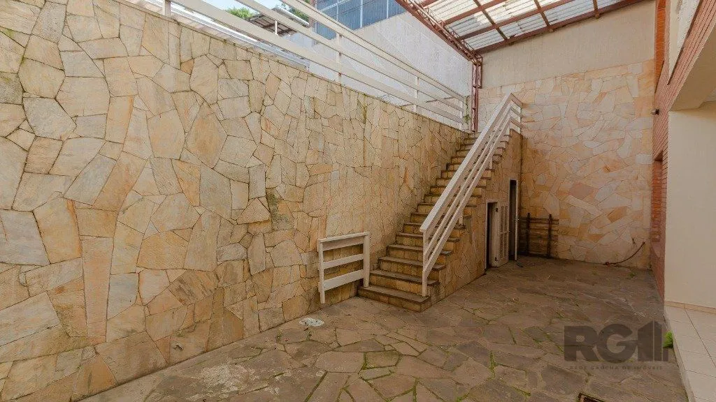 Imagem Casa com 4 dormitórios, 4 vagas no bairro Vila Jardim