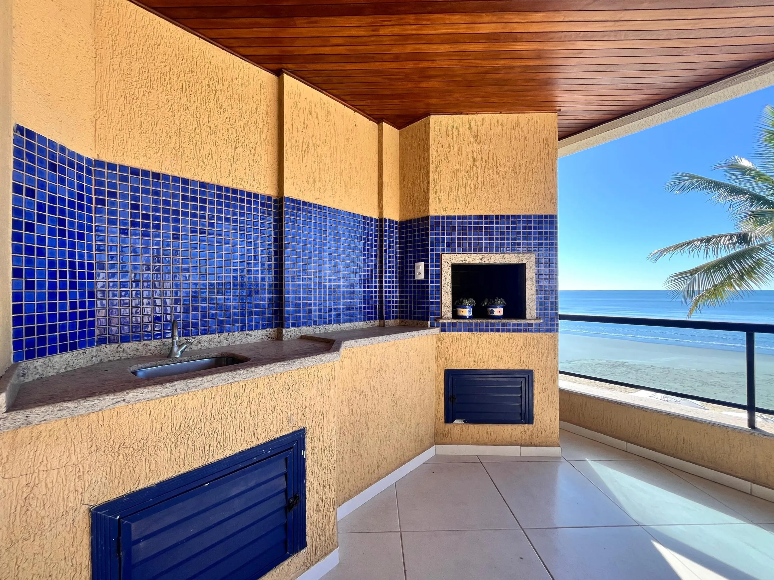 Imagem Apartamento com vista para o mar à venda com 170m2 por R$ 4.000.000,00