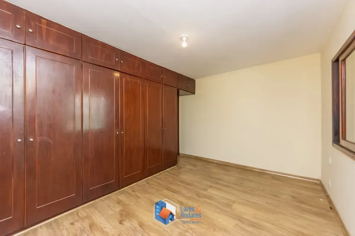 Imagem Sobrado para venda em Sumaré com 3 quartos, sendo 2 suítes, 160m²
