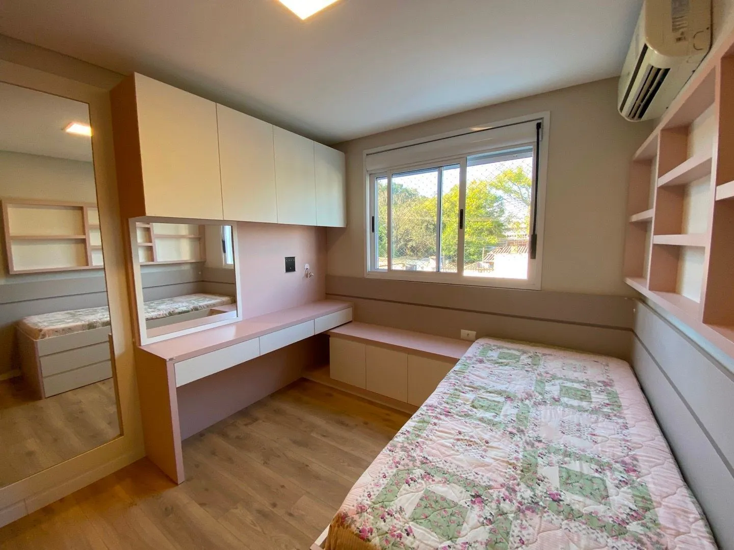 Imagem OPORTUNIDADE: Apartamento com 3 dormitórios MOBILIADO, 90 m² por R$ 675.000 - Nossa Senhora das Graças - Canoas/RS