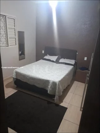Imagem Casa para Venda em Limeira, Jardim Anhangüera, 2 dormitórios, 1 banheiro, 1 vaga