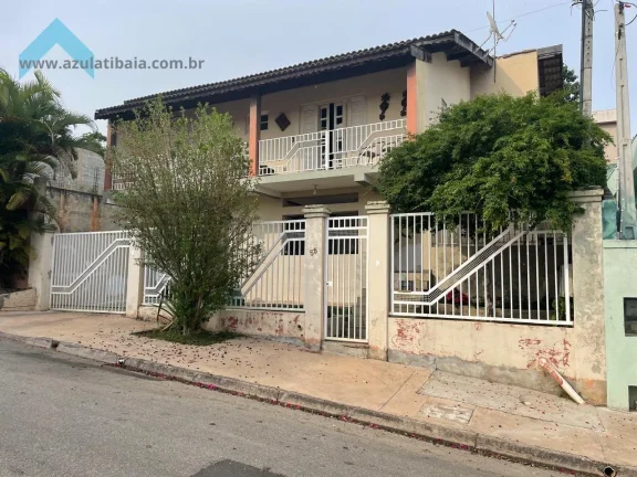 Imagem Casa com área gourmet e casa de hóspedes no Retiro das Fontes, Atibaia. Vista para a Pedra Grande e excelente localização!