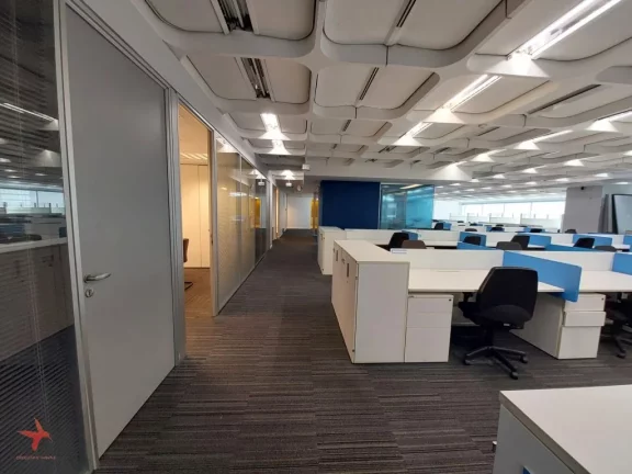 Imagem Locação de Sala Comercial de Alto Padrão em São Paulo - Jardim São Luís: 10 Salas, 12 Banheiros, 11 Vagas, 1.124m.