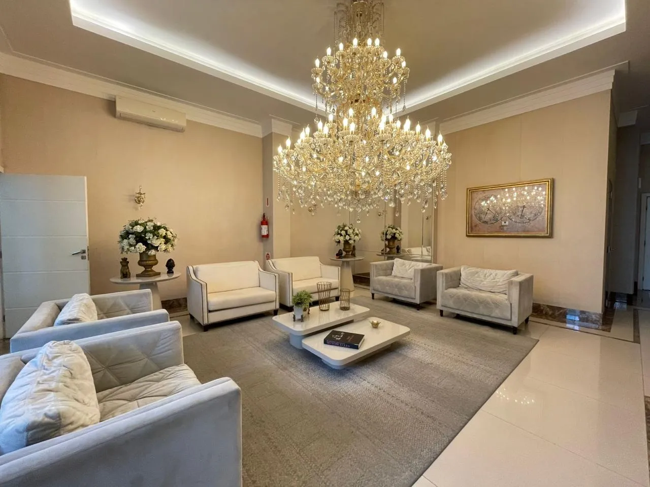 Imagem Apartamento com vista para o mar à venda com 270m2 por R$ 4.990.000,00