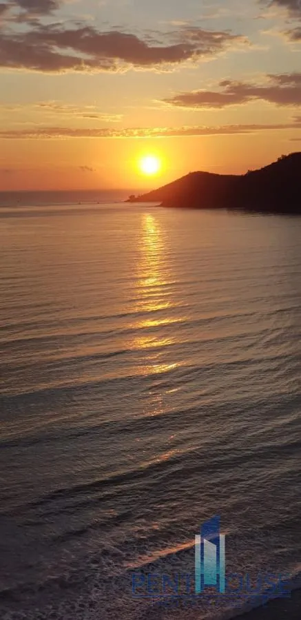 Imagem Apartamento Frente Mar para Venda em Balneário Camboriú, CENTRO, 4 dormitórios, 4 suítes, 5 banheiros, 4 vagas