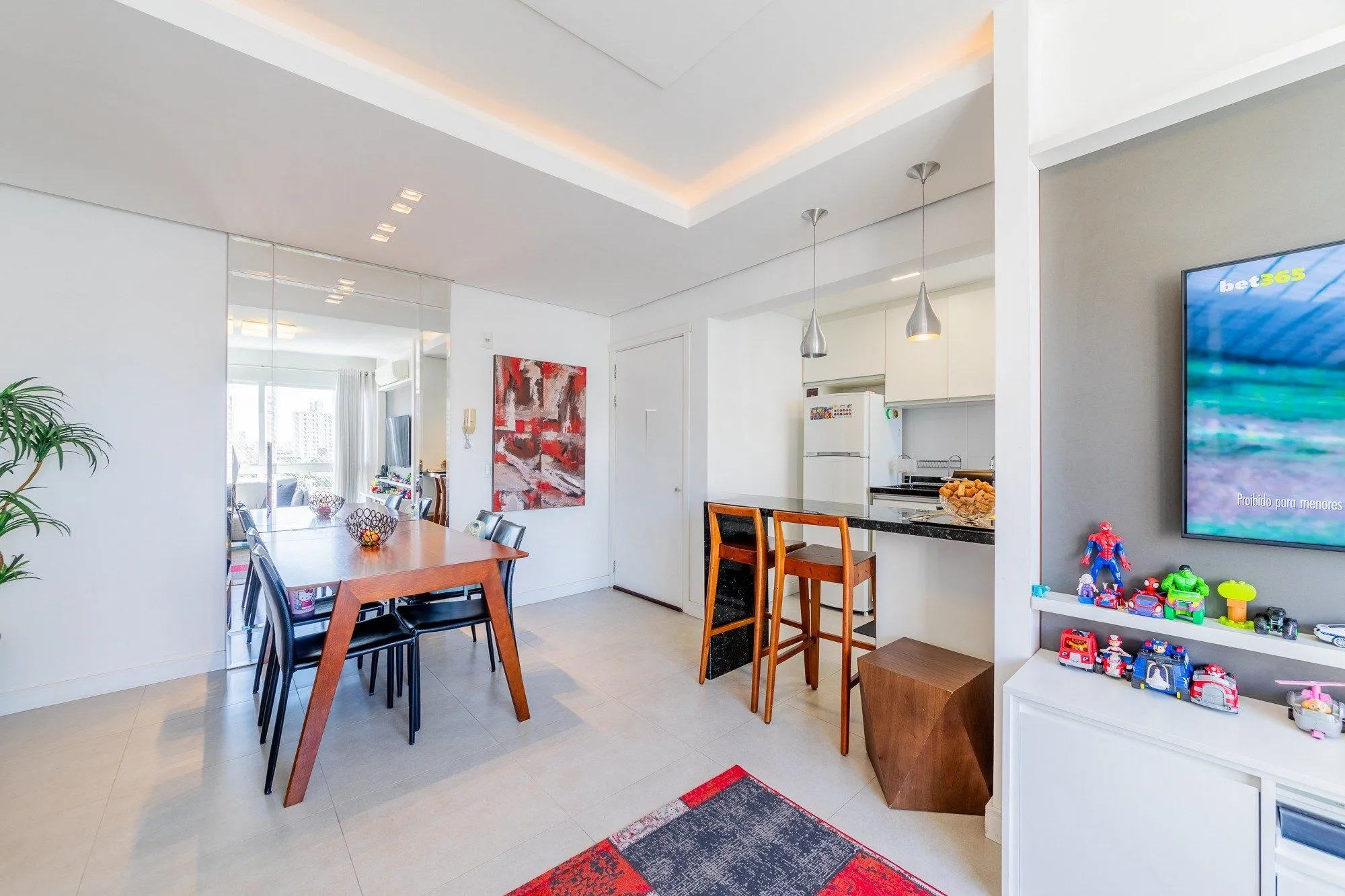 Imagem Apartamento com 3 quartos e 79m² à venda em Passo da Areia - Rua Bezerra De Menezes, Passo Da Areia, Porto Alegre