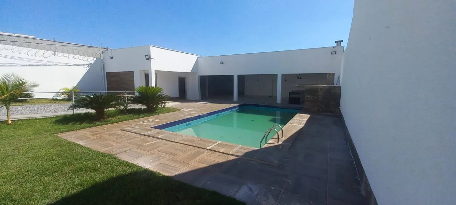 Imagem Casa comercial 3 andares 8 quartos salão comercial anexo de 200 m²
