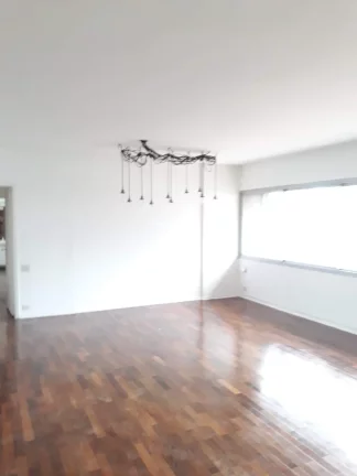 Foto do imóvel Apartamento de luxo à venda em São Paulo-SP, na Vila Nova Conceição: 3 quartos, 1 suíte, 3 salas, 3 banheiros, 2 vagas, 150m².