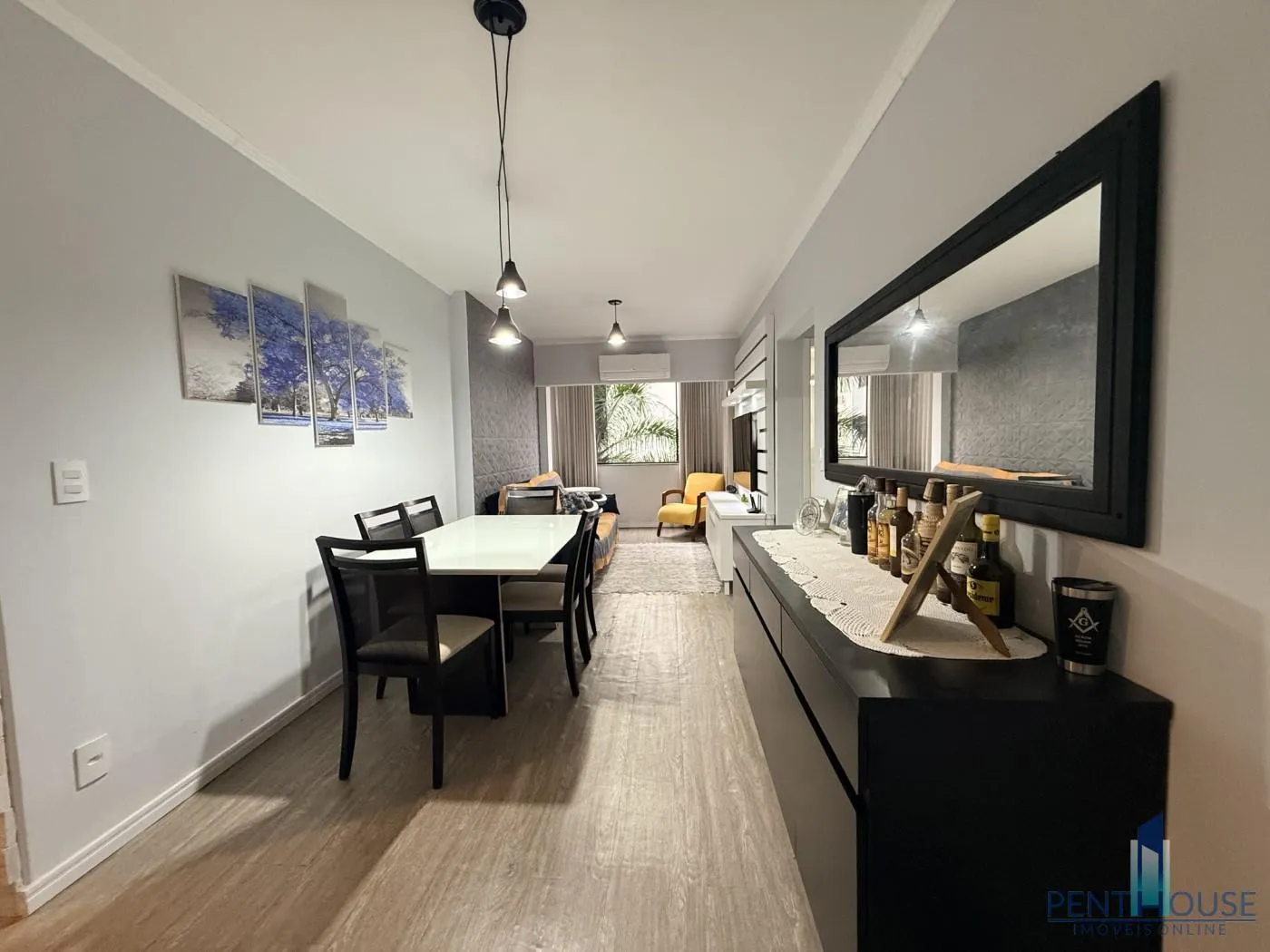 Imagem Apartamento com Terraço para Venda em Balneário Camboriú, CENTRO, 2 dormitórios, 1 banheiro, 1 vaga