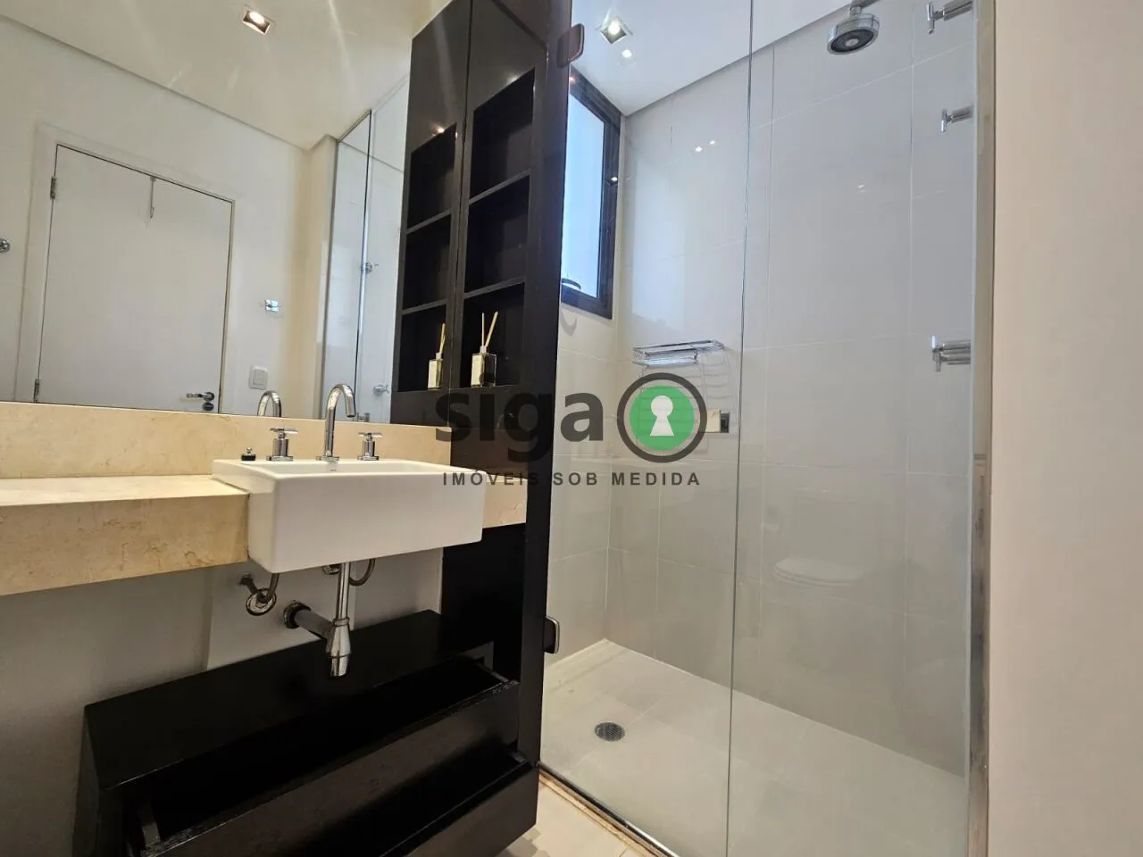 Imagem Apartamento mobiliado para alugar no Condomínio Limited Funchal