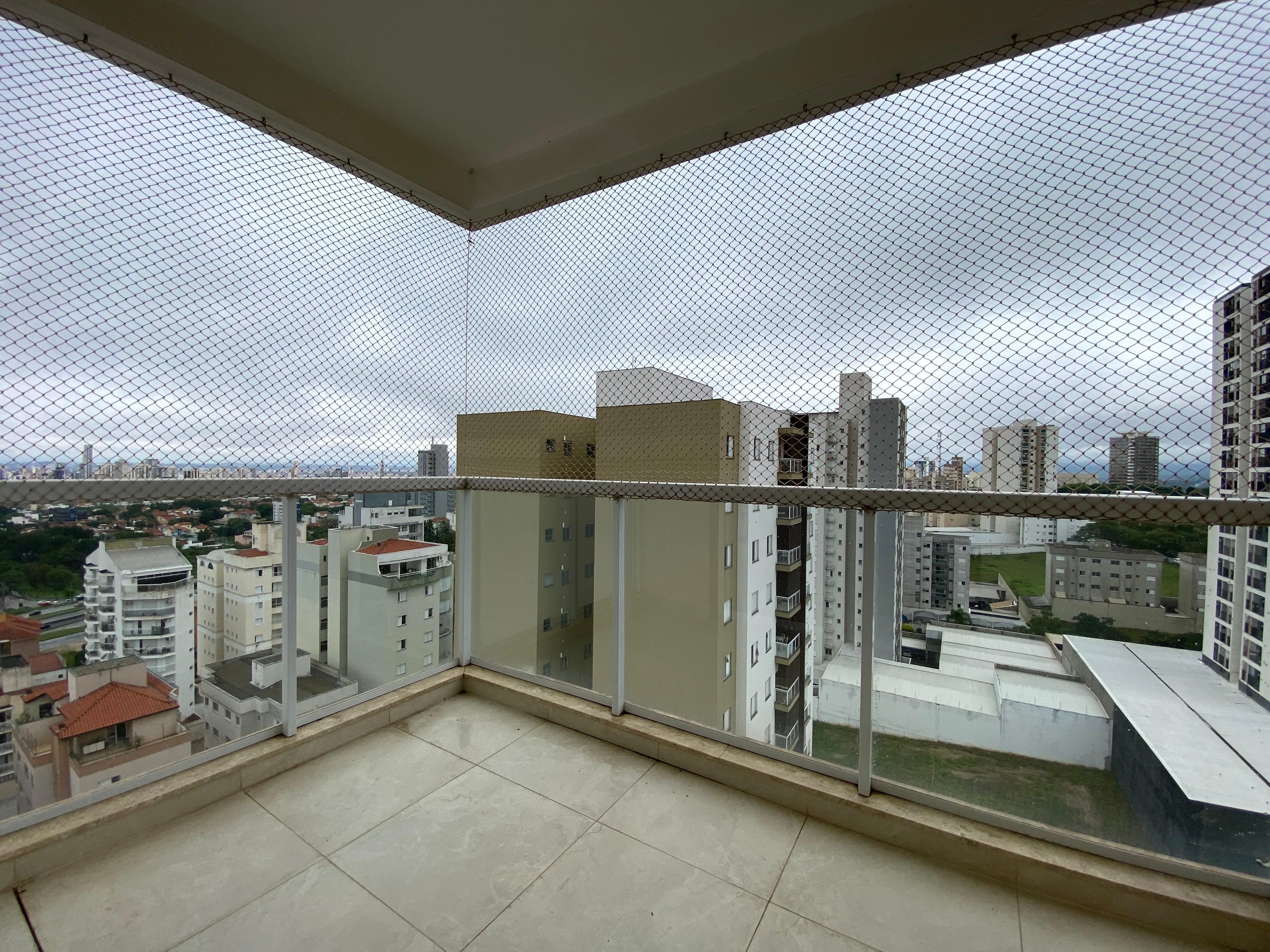 Imagem Lindo Apartamento de 83m² de 3 Dormitórios sendo 1 Suíte no Edifício Residencial Mandúria