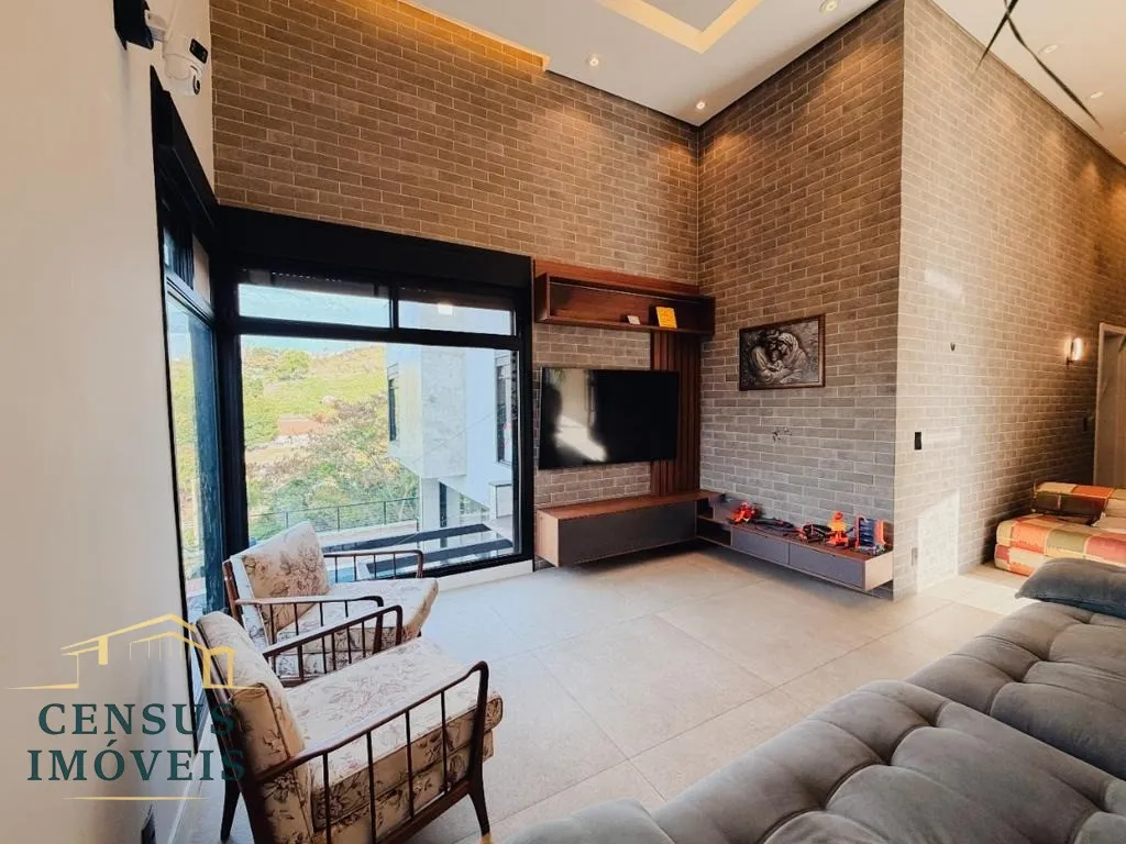 Foto do imóvel: Casa de luxo em condomínio no Mont' Alcino em Valinhos-SP: 3 quartos, 3 suítes, 3 salas, 1 banheiro, 6 vagas e 350m². em Condomínio Mont´Alcino