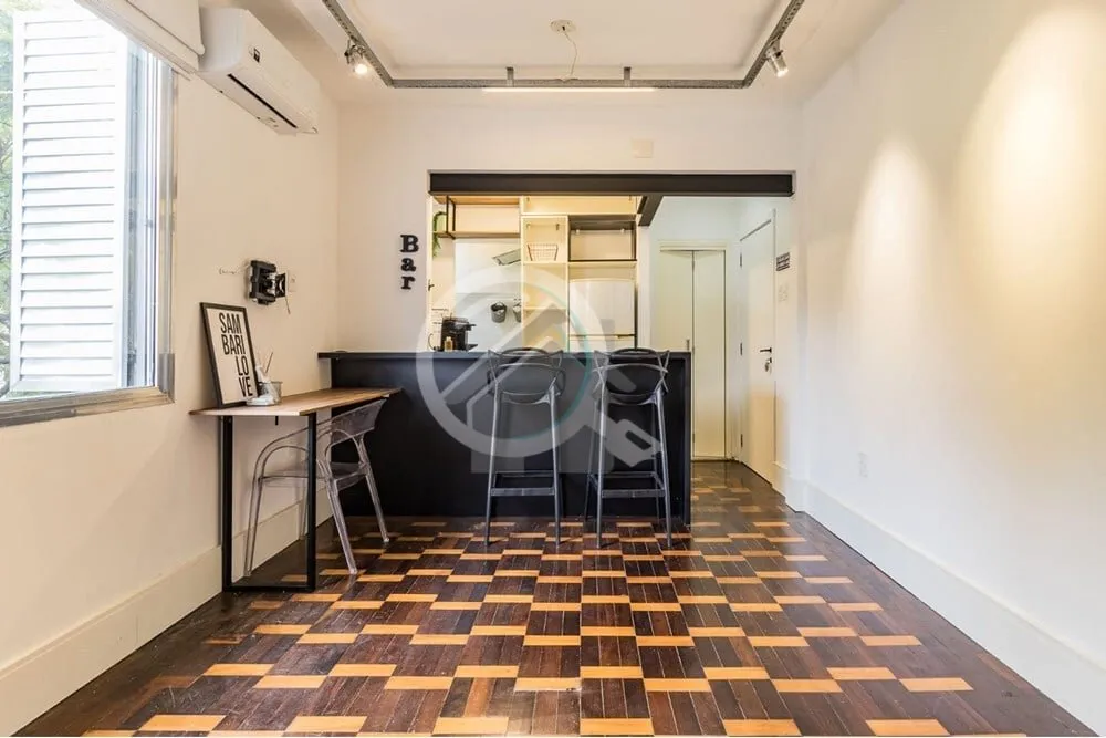 Imagem JK com 22,64m², semi mobiliado, com cozinha integrada, banheiro social e nicho para roupeiro. Perma...