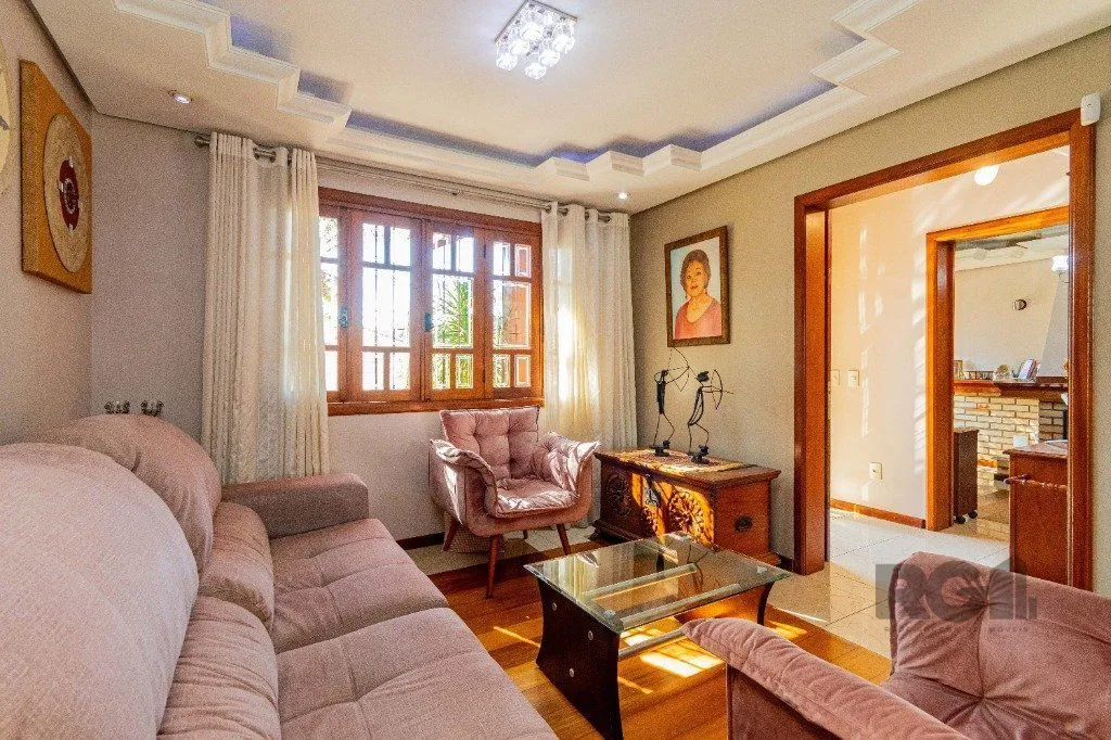 Imagem Casa de 4 dormitórios 304m² no bairro Jardim Lindóia