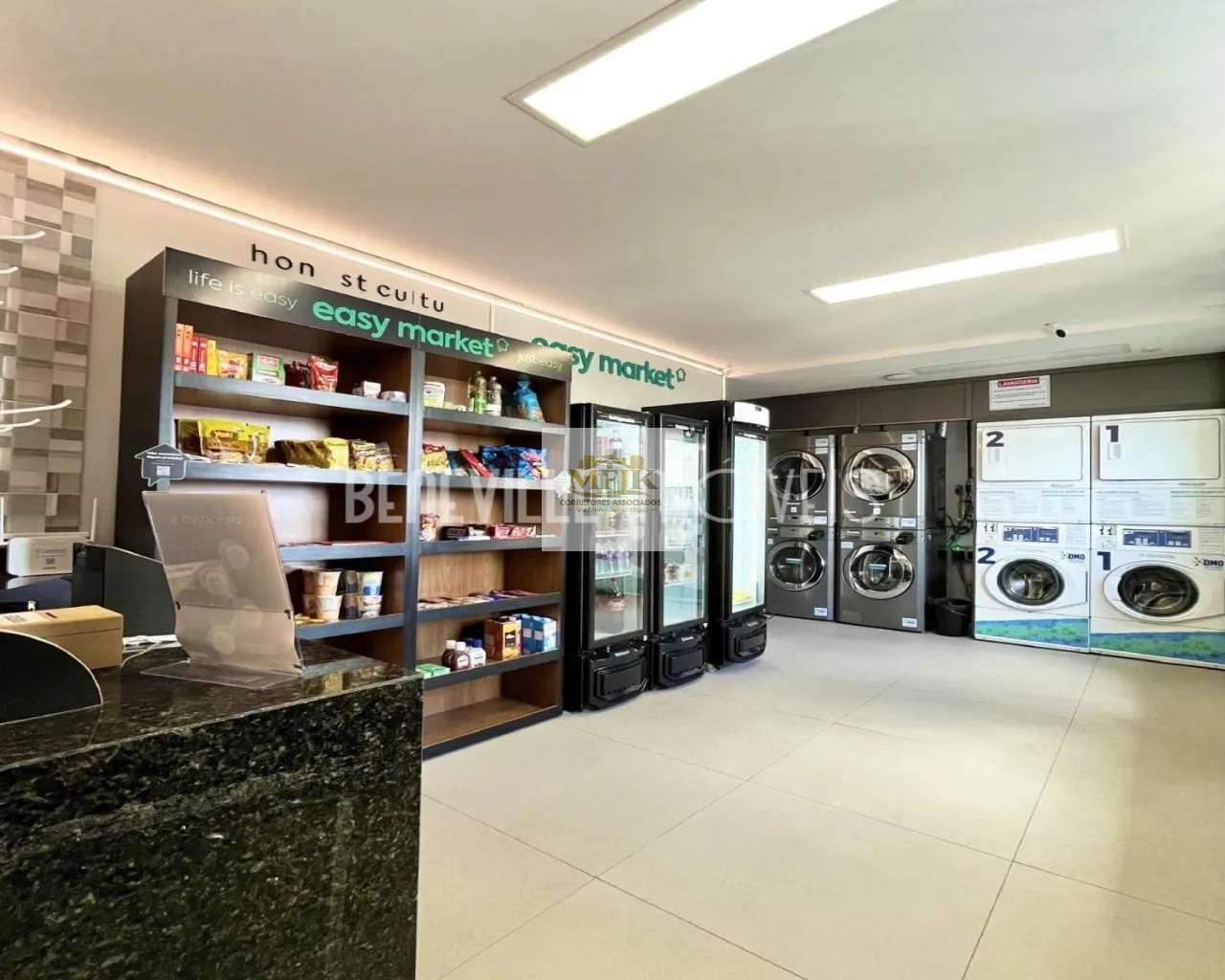 Imagem Apartamento com 2 quartos à venda no Centro de Curitiba